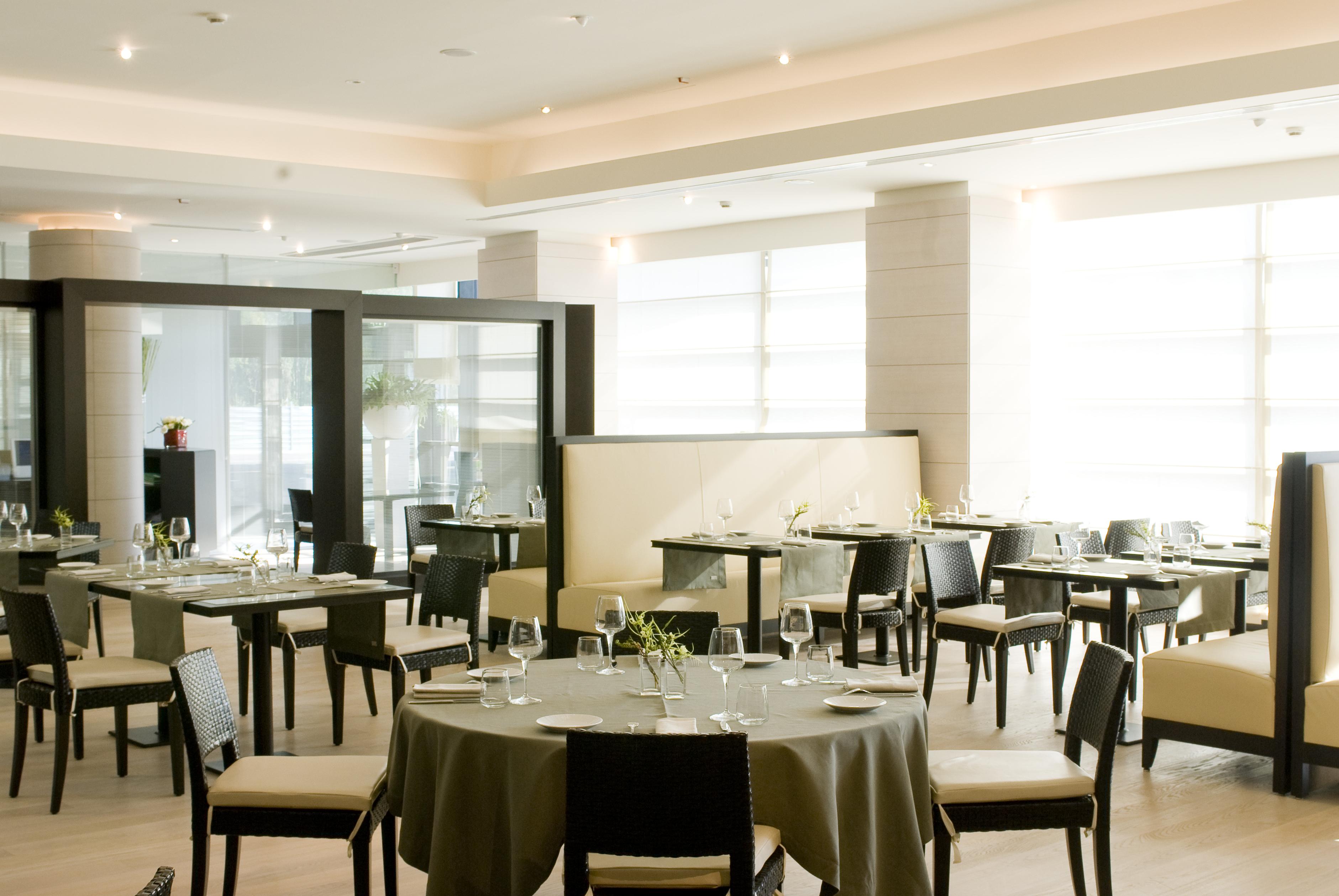 سارونّو فنادق ستارهوتيلز جراند ميلانو المطعم الصورة